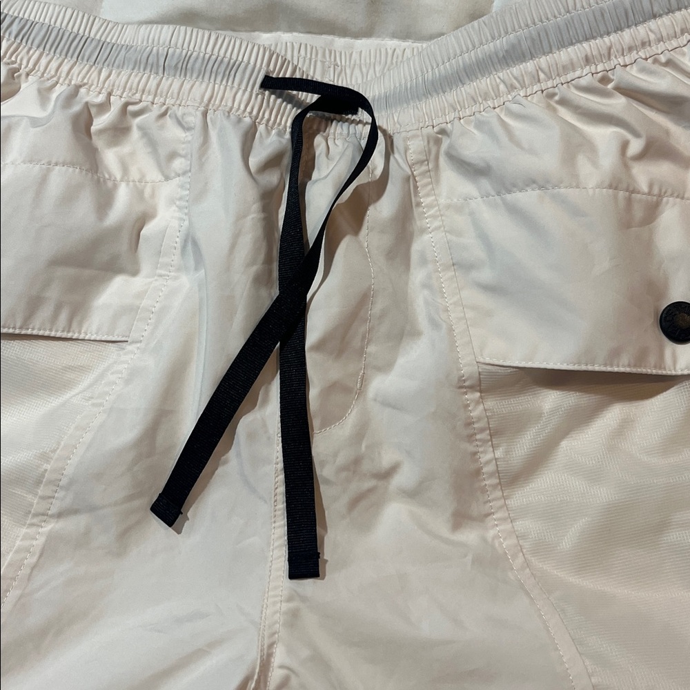 The North Face Women’s TNF Outline Shorts GARDENIA WHITE Pride Logo Rainbow Logo - Picture 6 of 10